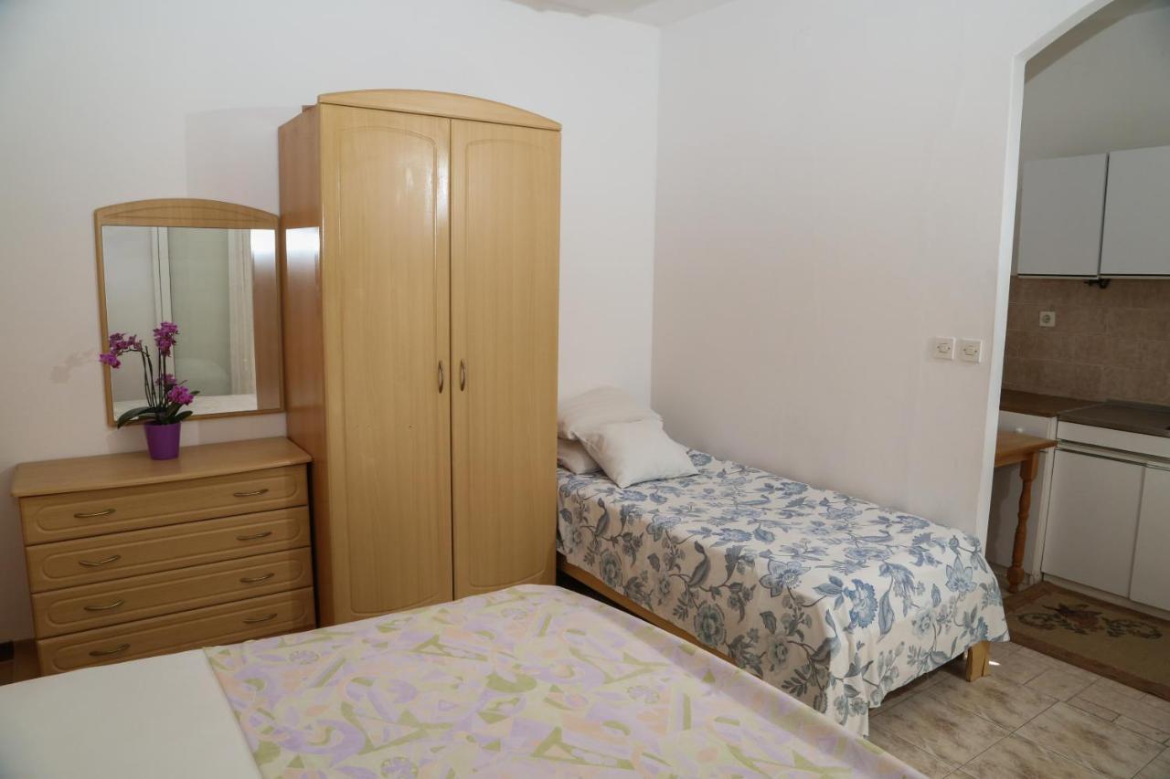 Apartments Butkovic 赫瓦尔 外观 照片