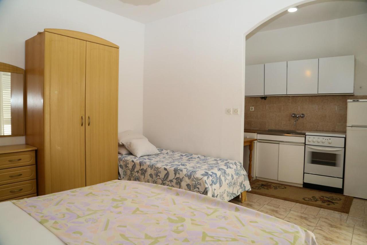 Apartments Butkovic 赫瓦尔 外观 照片