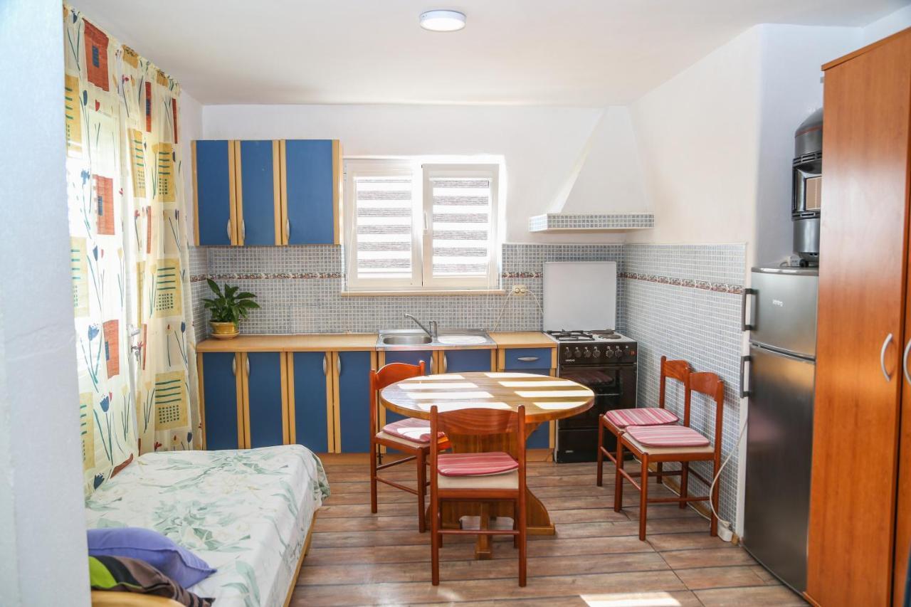 Apartments Butkovic 赫瓦尔 外观 照片