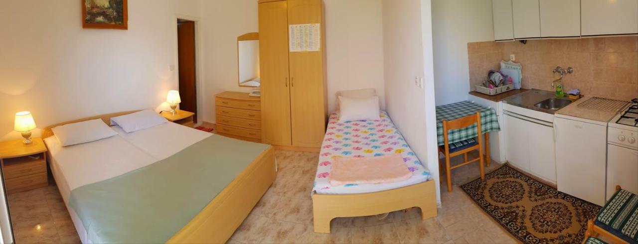 Apartments Butkovic 赫瓦尔 外观 照片