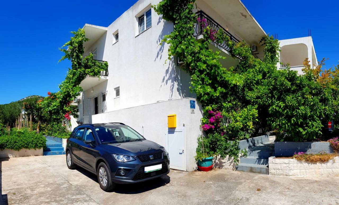 Apartments Butkovic 赫瓦尔 外观 照片